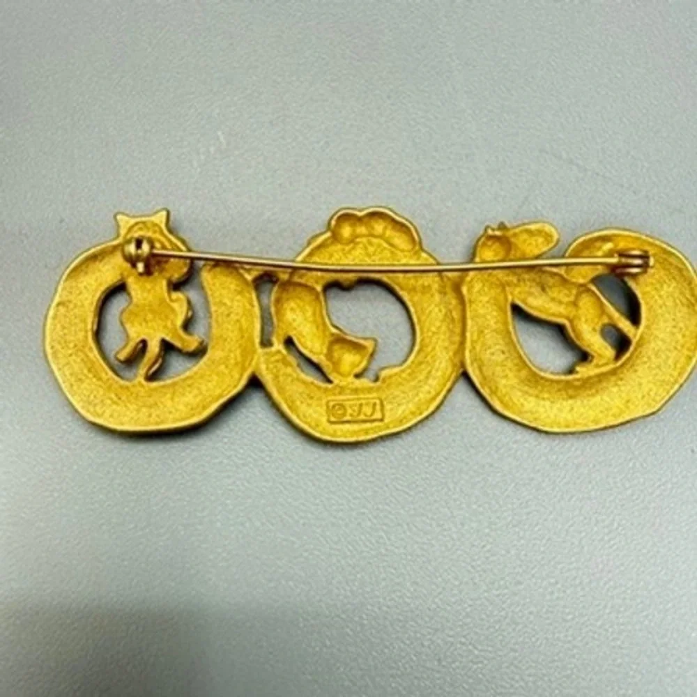 Vintage JJ Gold‎ Tone Playful Cats Brooch 3.5